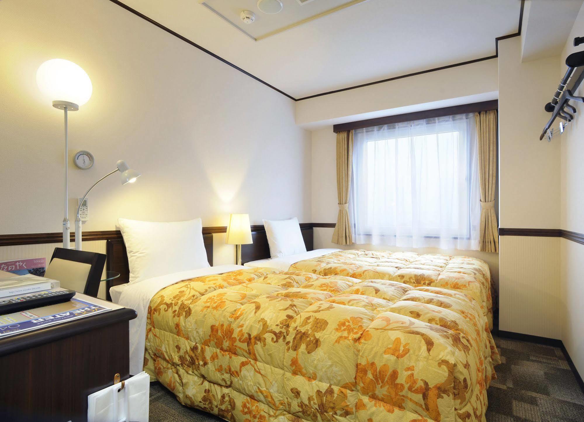 Toyoko Inn Shonan Hiratsuka Eki Kita Guchi No 2 Exterior foto